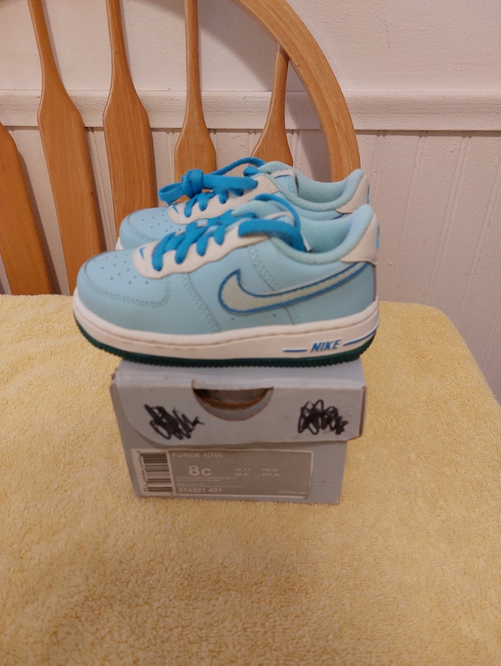 Nike Air Force 1 Youth Size 8